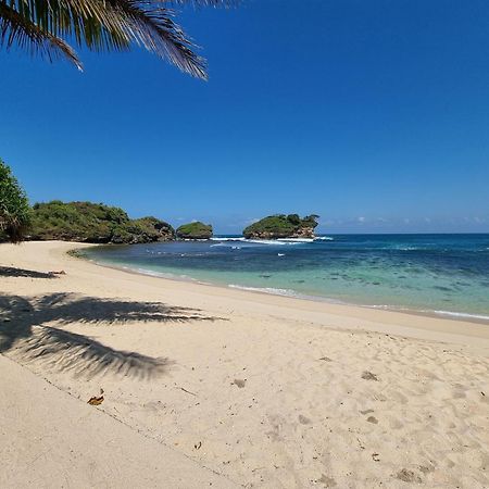 Istana Ombak Eco Resort Pacitan Exterior photo