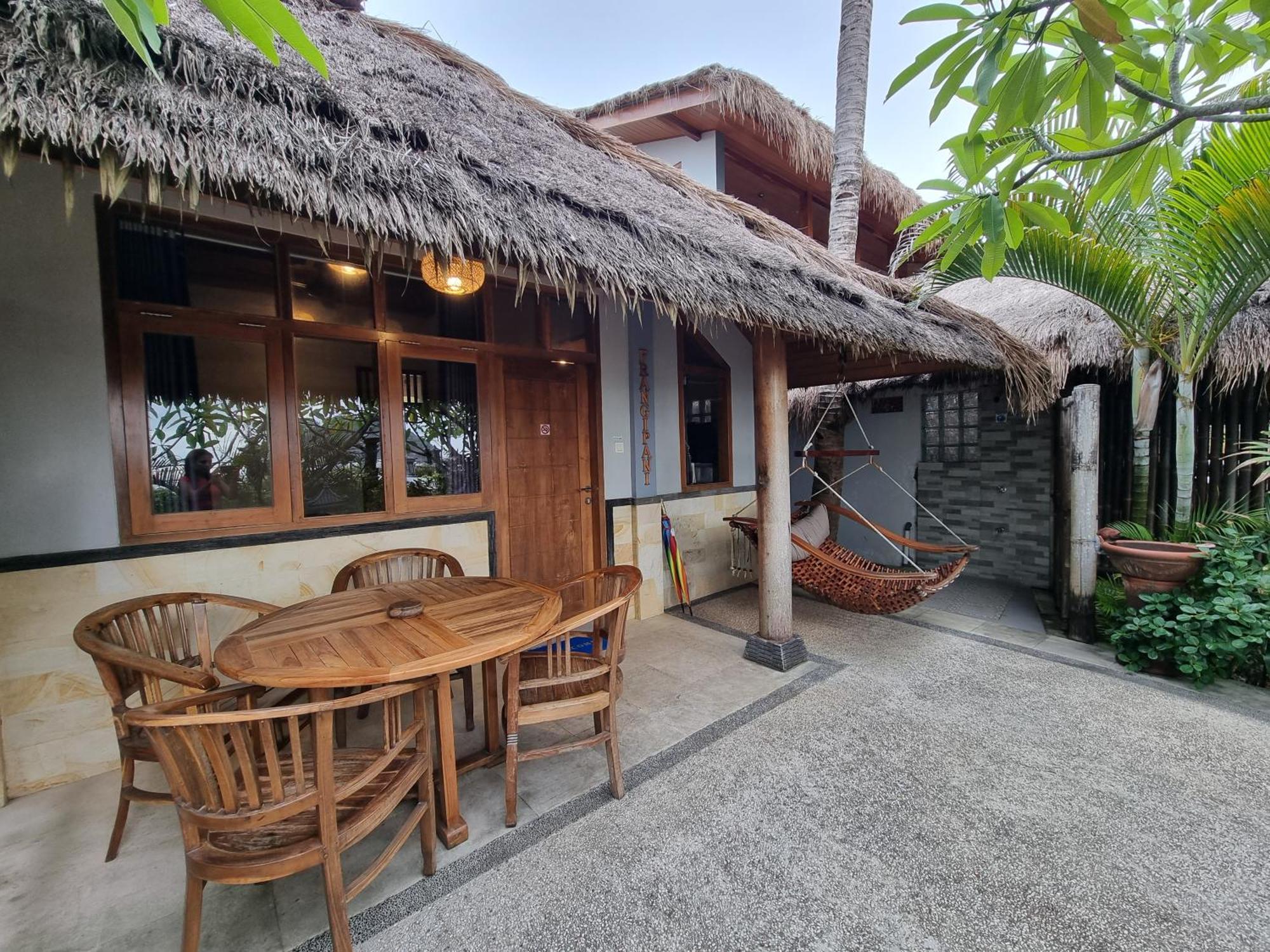 Istana Ombak Eco Resort Pacitan Exterior photo