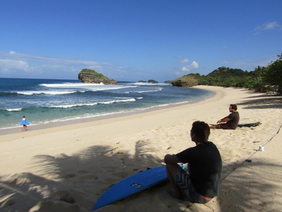 Istana Ombak Eco Resort Pacitan Exterior photo